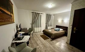 Dworek Złoty Róg Hotel i Restauracja
